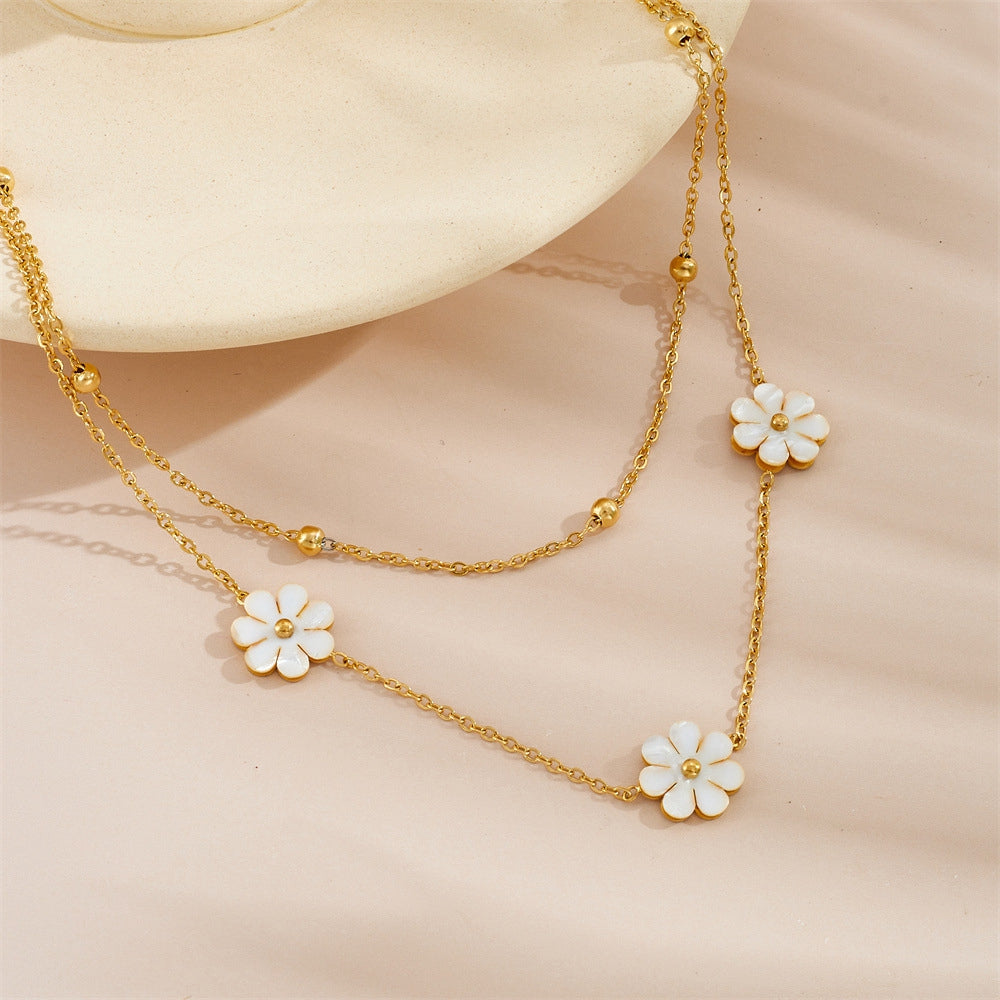 Collar con flor de margarita