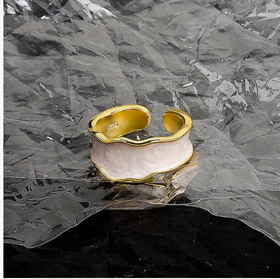 Anillo ajustable dorado y blanco