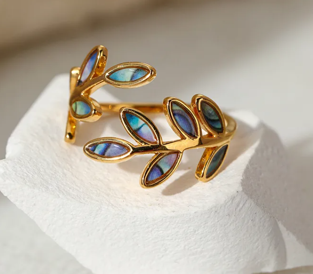 Anillo ajustable de hojas